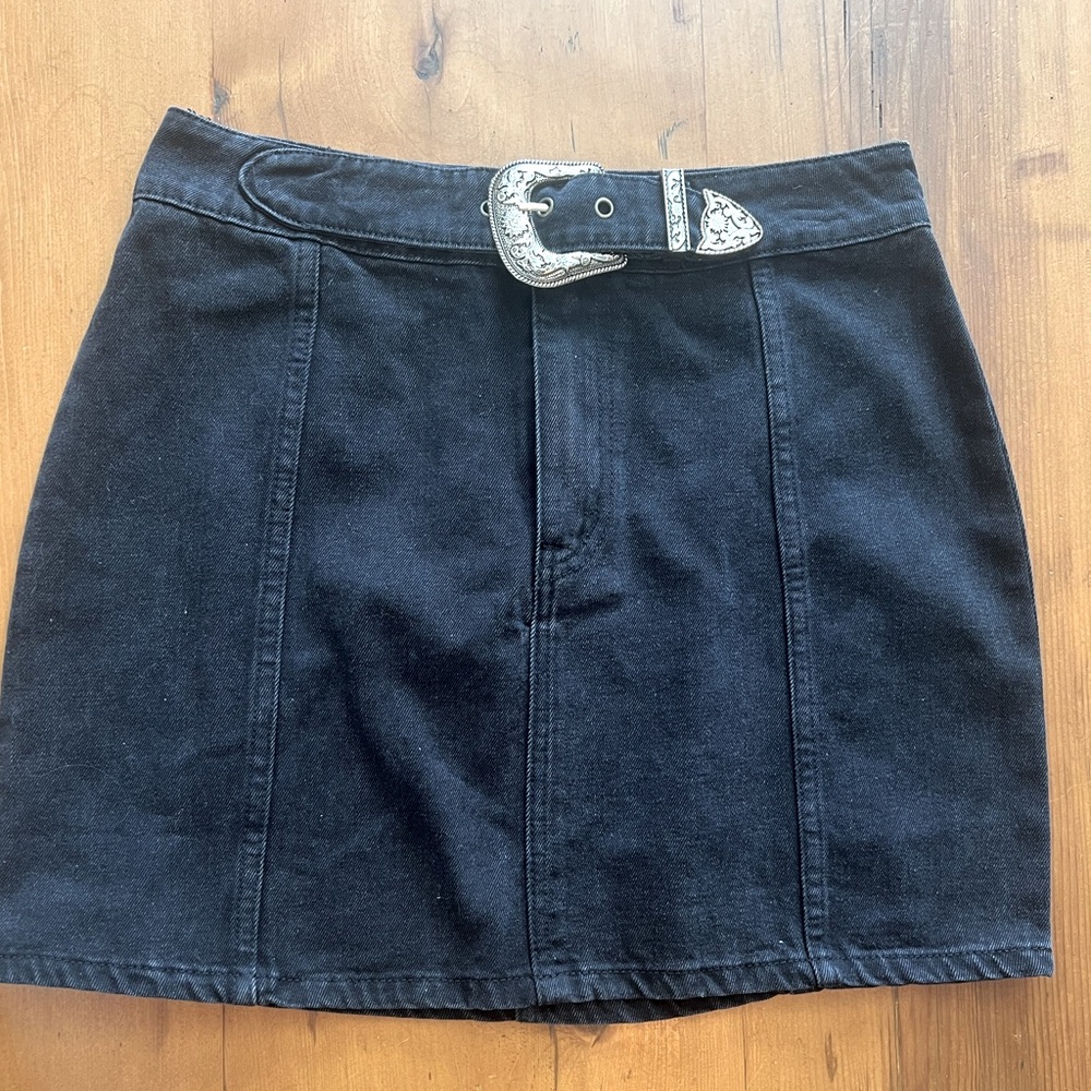 Detailed buckle Jean skirt black wash